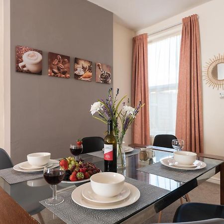 3 Bedroom-5 Beds Newland Ave King'S Palace Leisure-Contractor-Heart Of Hull Amenities Kingston upon Hull Exterior photo