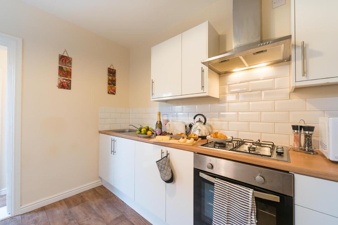 3 Bedroom-5 Beds Newland Ave King'S Palace Leisure-Contractor-Heart Of Hull Amenities Kingston upon Hull Exterior photo