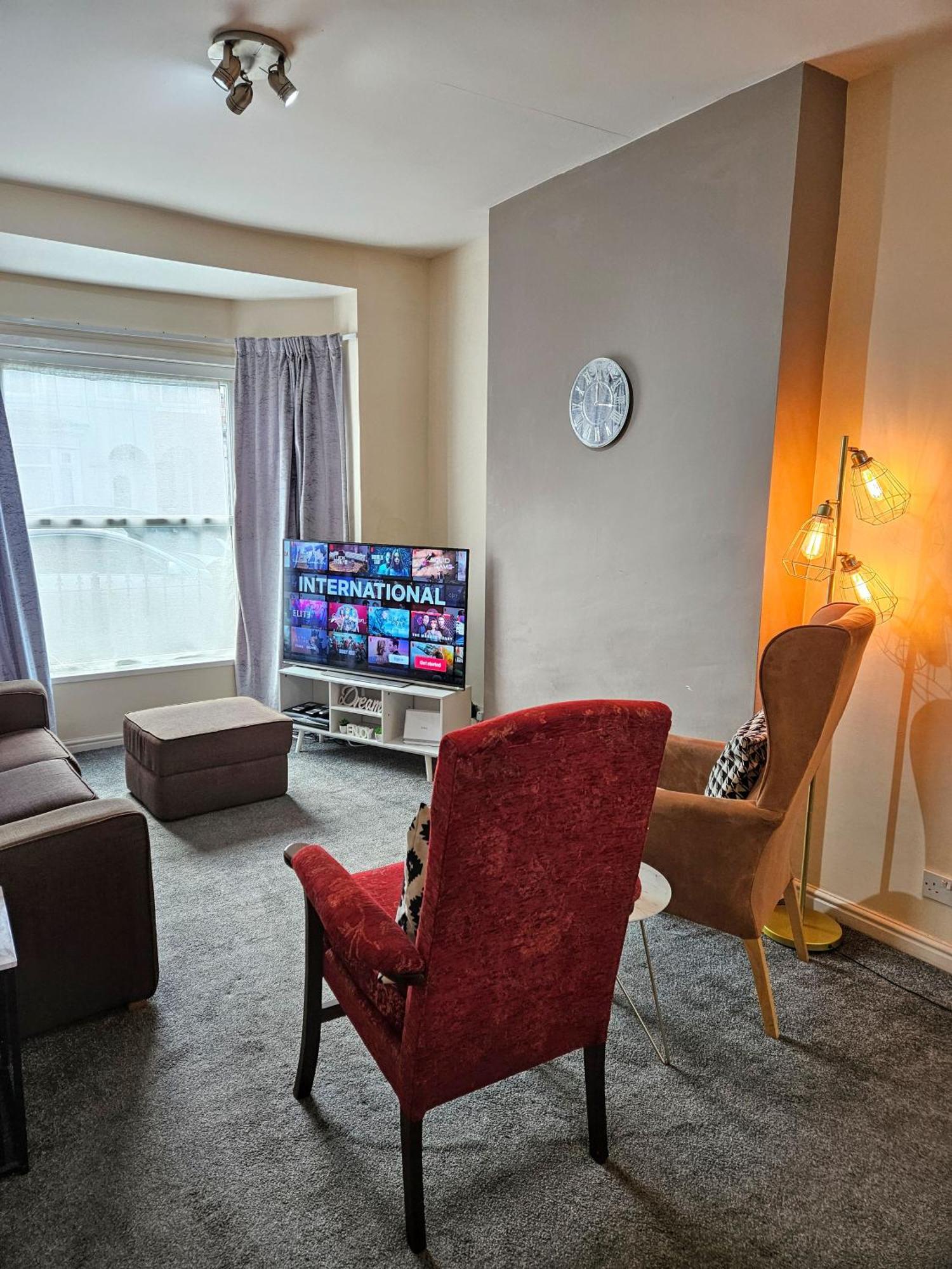 3 Bedroom-5 Beds Newland Ave King'S Palace Leisure-Contractor-Heart Of Hull Amenities Kingston upon Hull Exterior photo